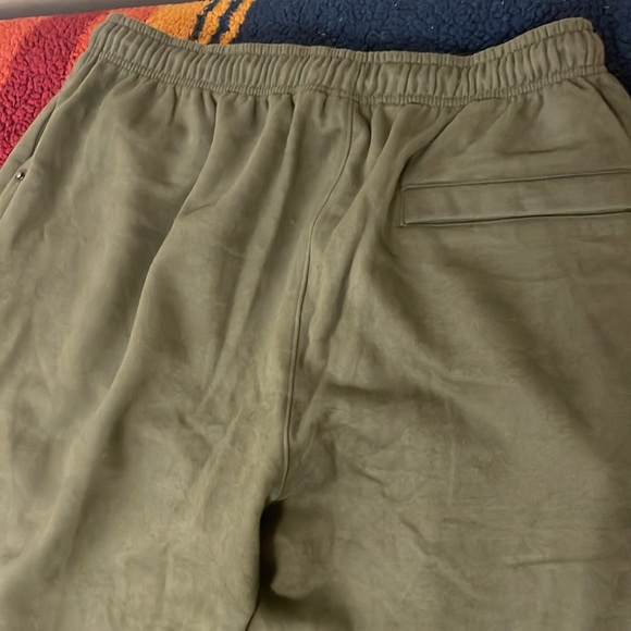 Air Jordan 5 LS Olive Sweatpants - Picture 4 of 6